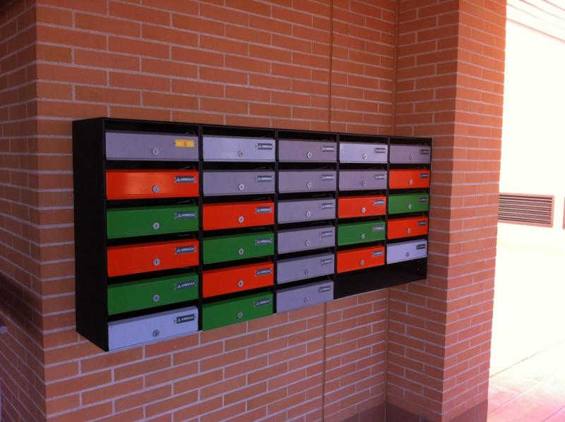 Buzones en Sevilla >> Venta e Instalación de buzones de correos